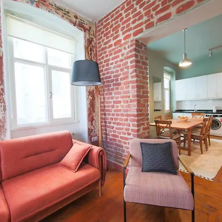 Maison En Brique : Stylish 4br Flat In Centre İstanbul