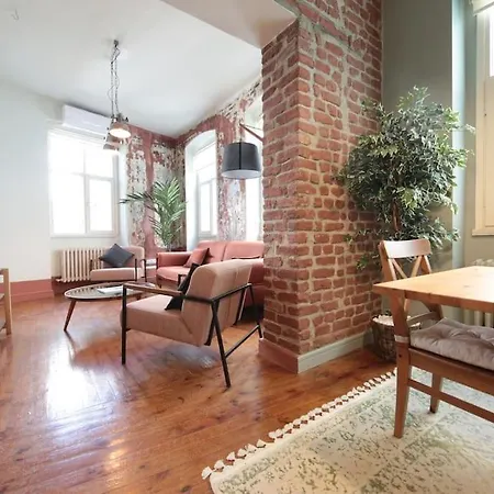 Maison En Brique : Stylish 4br Flat In Centre Daire İstanbul
