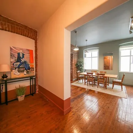 Maison En Brique : Stylish 4br Flat In Centre *