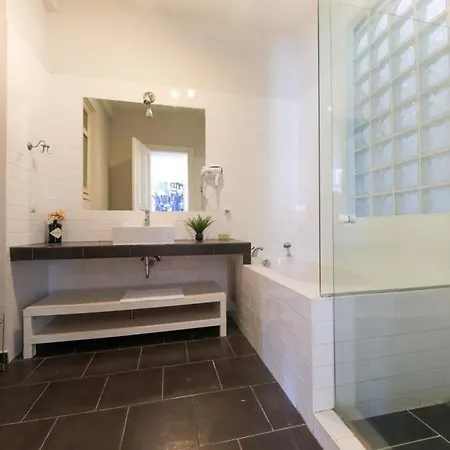 Maison En Brique : Stylish 4br Flat In Centre İstanbul