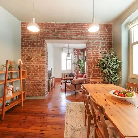 Daire Maison En Brique : Stylish 4br Flat In Centre İstanbul
