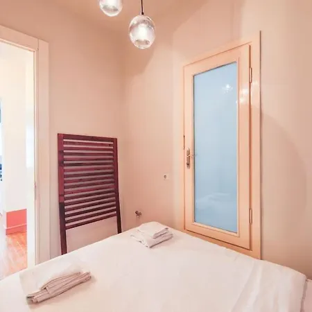 Maison En Brique : Stylish 4br Flat In Centre *